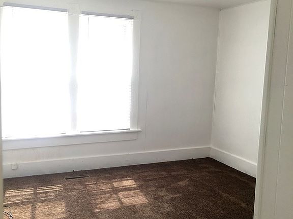 5th image of 723 4th St