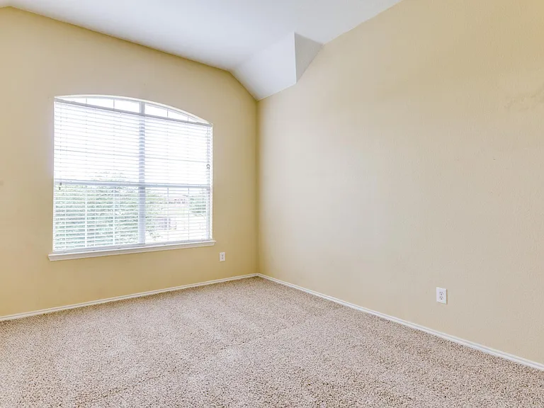 409 Knoll Park Ct — Photo 18
