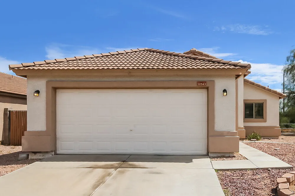 3 bed, 2.0 bath, 1113 sqft, $1,995 — Photo 1