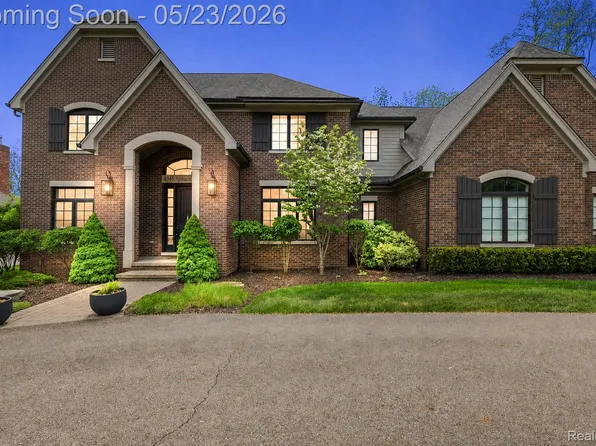 4345 Spruce Hill Ln, Bloomfield Hills, MI 48301