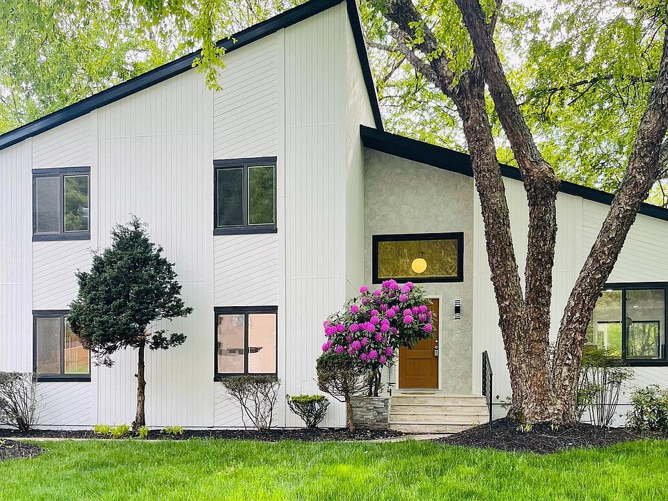 1st image of 3747 Greenway Ln