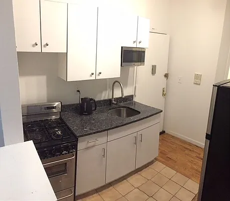 Rented by NYLA Realty | media 11