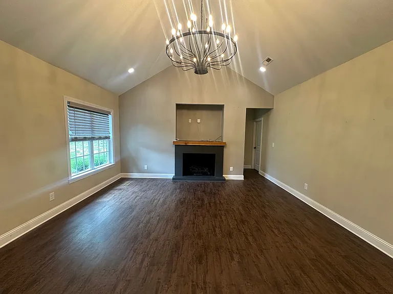 32 Sarjon Cir — Photo 3