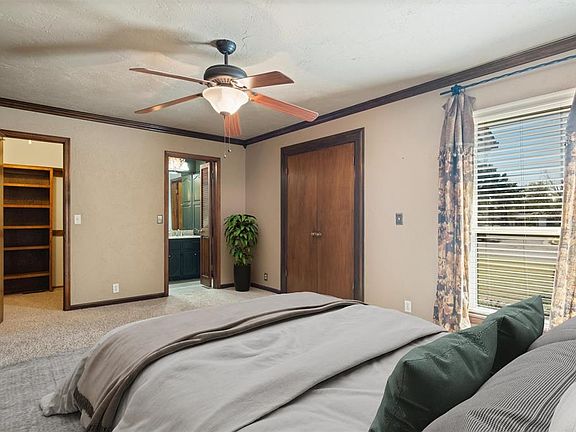 5th image of 2609 Countrywood Ln