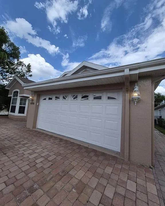14300 Tambourine Dr