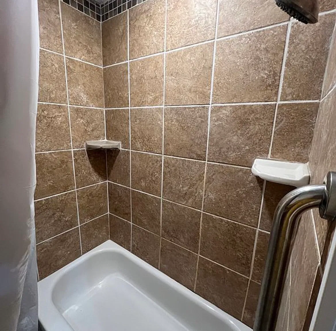 2 bed, 700 sqft, $1,300 — Photo 3