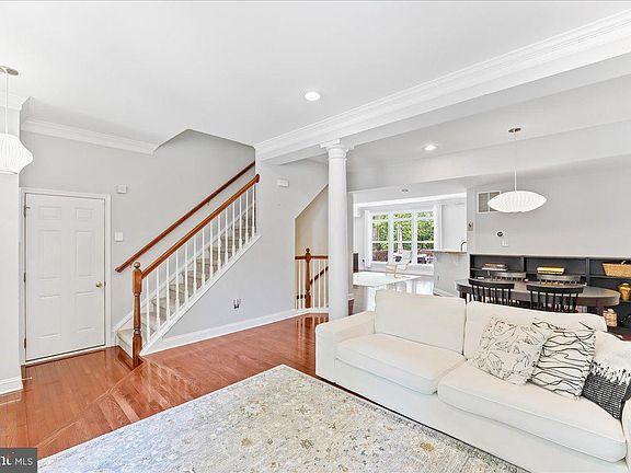 4th image of 3139 Woods Edge Dr