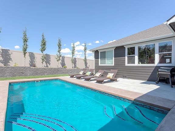 5th image of 1800 Troon Ave