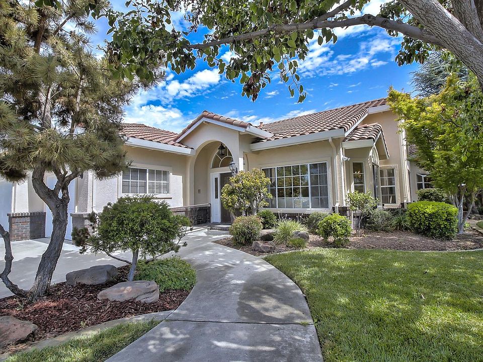 1st image of 2711 Cherry Blossom Way