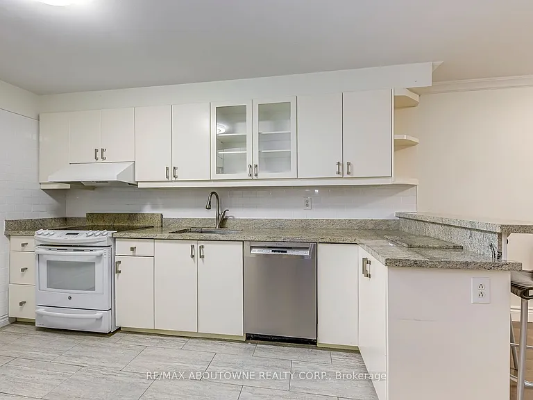 211 Saint Patrick St #106 — Photo 8