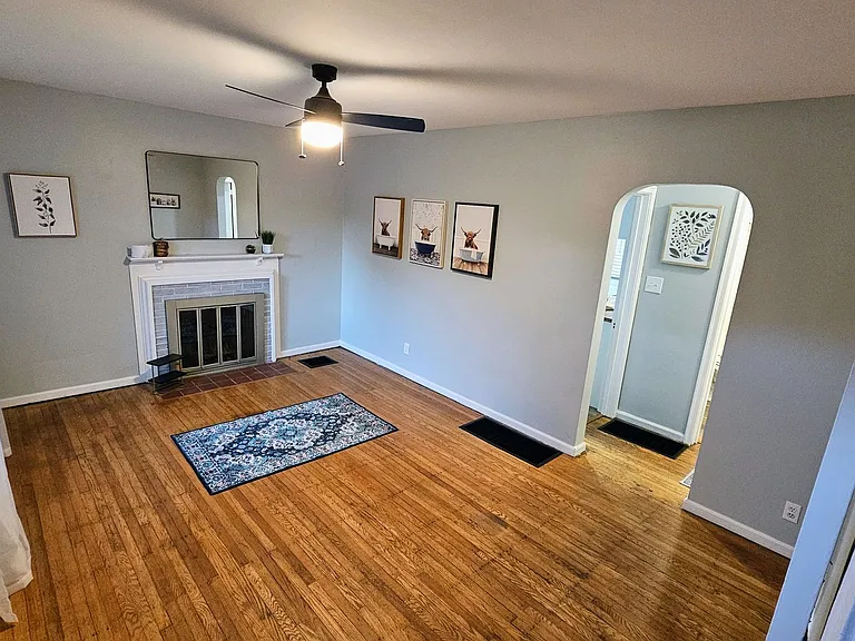 3010 Woodbine Pl — Photo 4