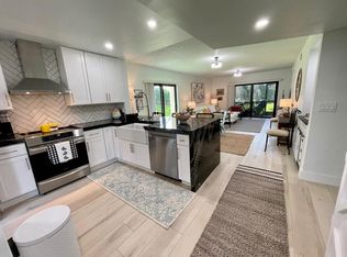 350 Club Cir APT 107, Boca Raton, FL 33487