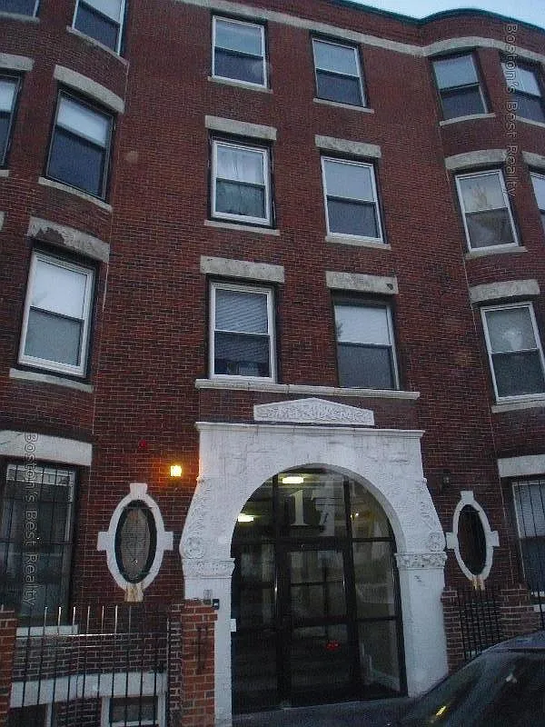 4 bed, 2.0 bath, $4,500 — Photo 1