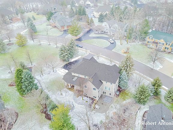 2nd image of 4000 Silvergrass Dr NE