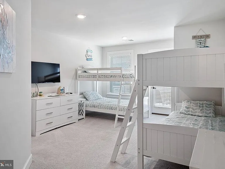 33776 Freeport Dr — Photo 30