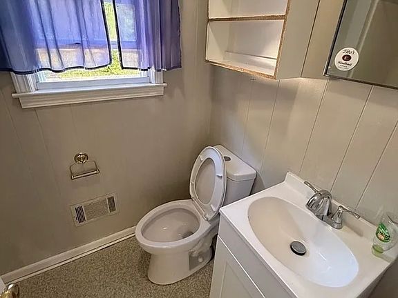 3rd image of 22 Louise Ave