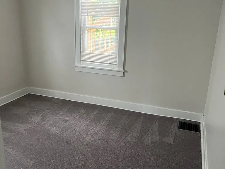 457 Rosslyn Ave #1 — Photo 9