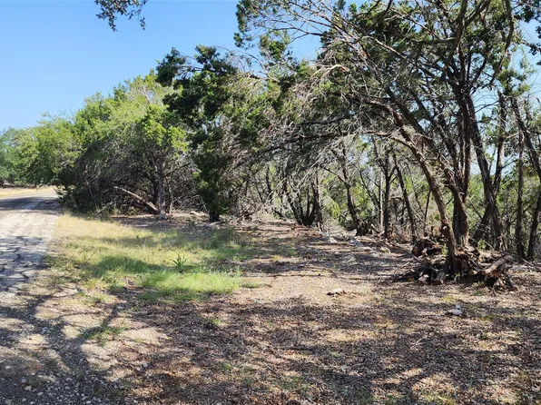 104 Stonegate Ln, Dripping Springs, TX 78620