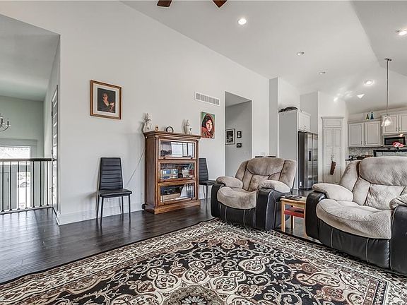 3rd image of 1607 Sunrise St