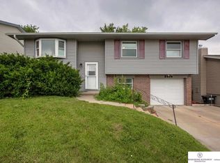 5836 S 136th St, Omaha, NE 68137