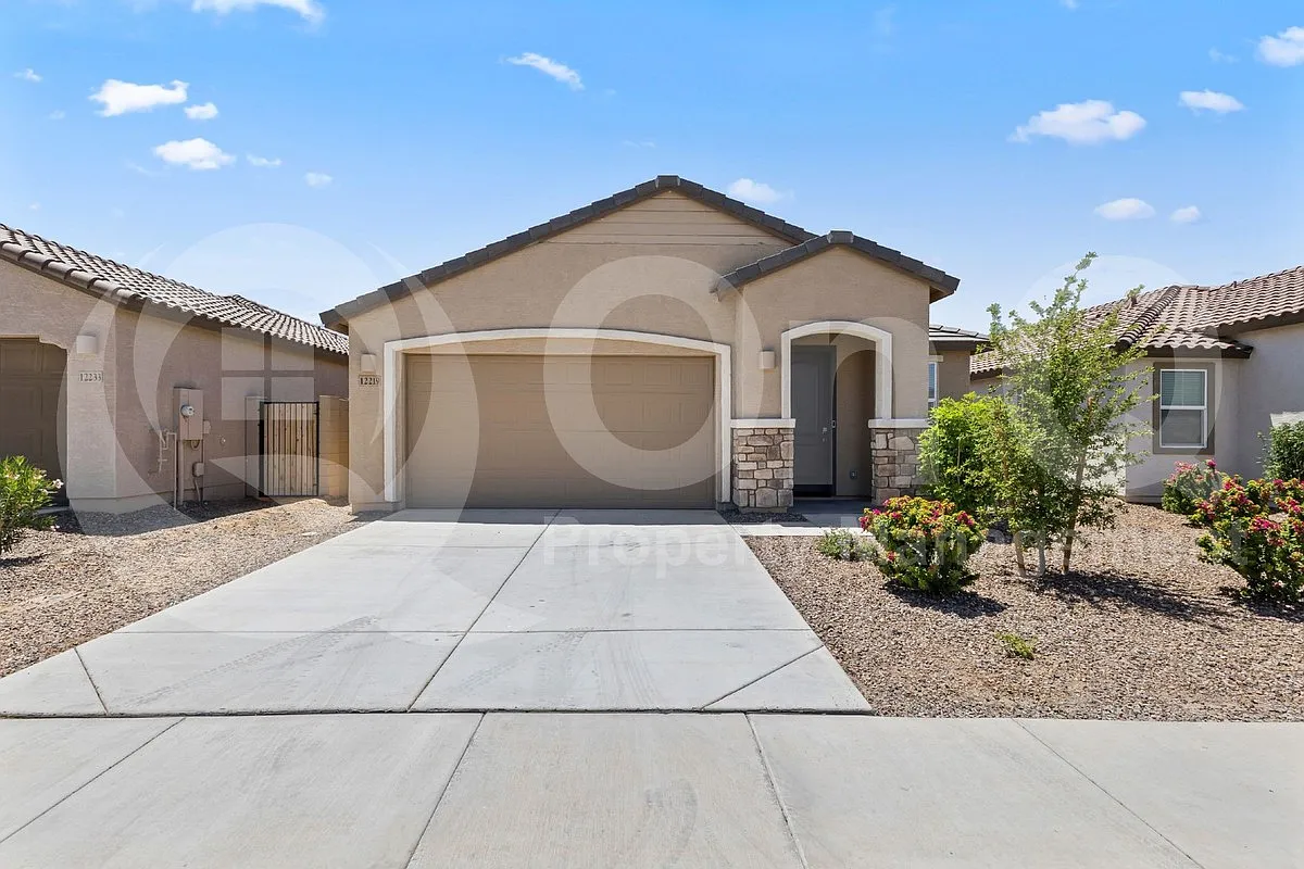 3 bed, 2.0 bath, 1594 sqft, $1,799 — Photo 1