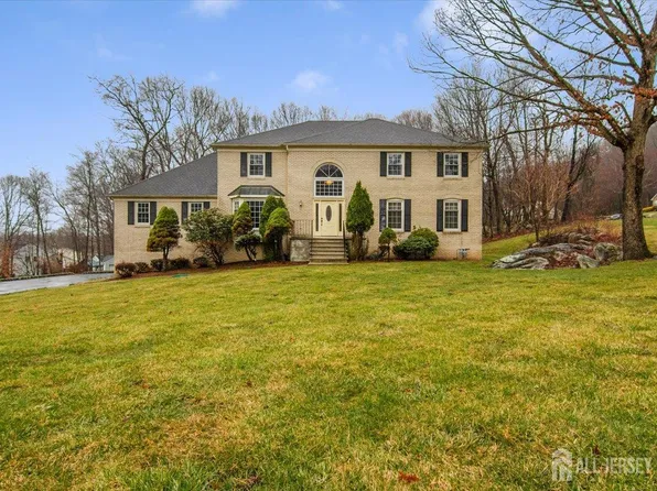 17 Pleasant Village Dr, Succasunna, NJ 07876