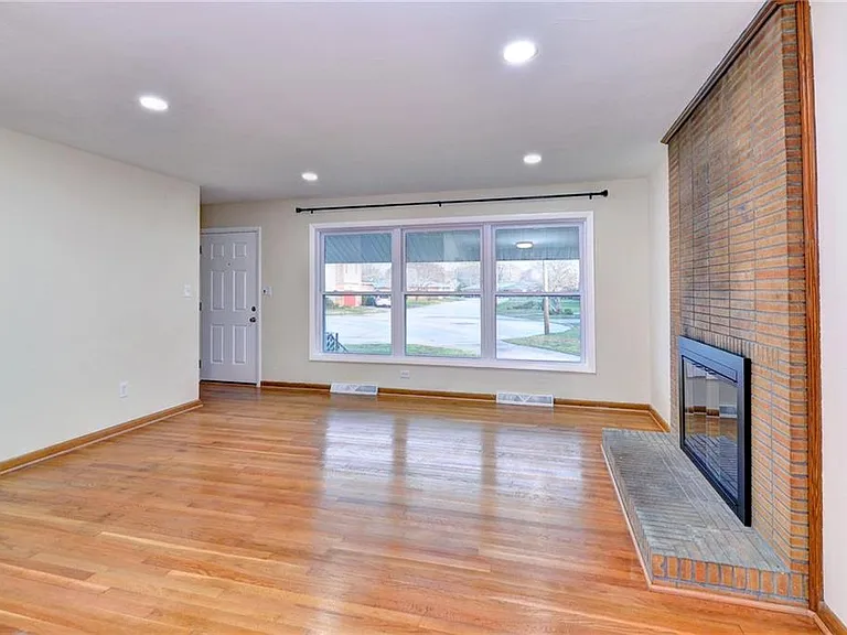 10 Whipple Dr — Photo 19