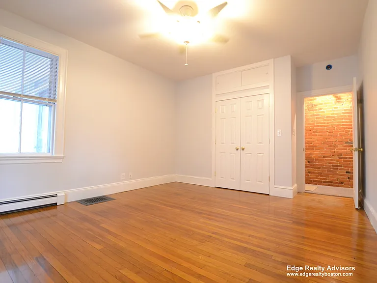 43 Aldie St #1 — Photo 8