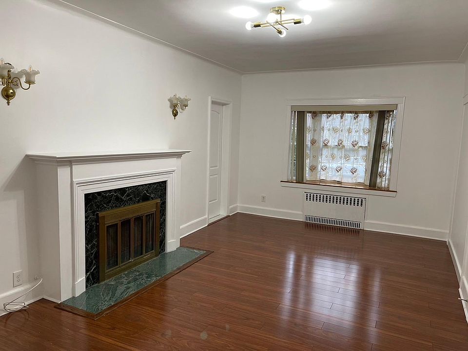 1st image of 33-33 164th St Floor 1