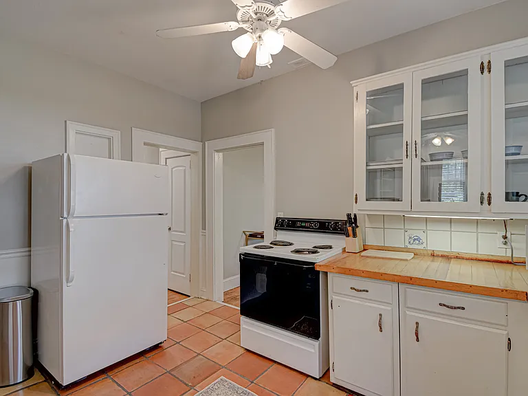 152 Rosedale Cir — Photo 17