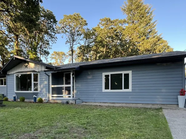 438 NW Douglas St, Dallas, OR 97338
