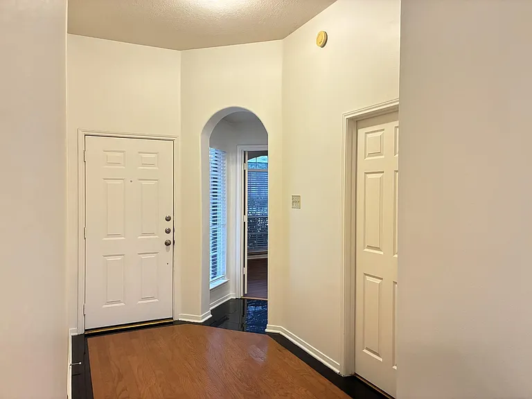 8910 Aber Trail Ct — Photo 5