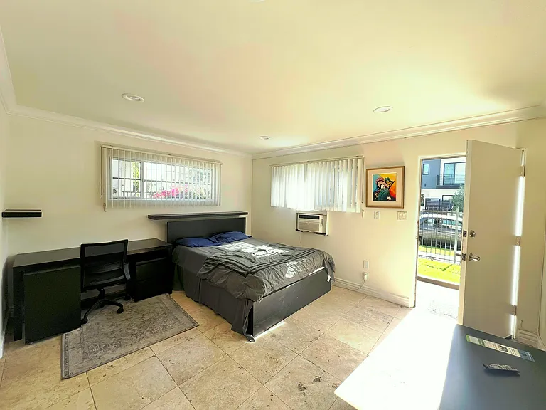 5255 Denny Ave — Photo 18
