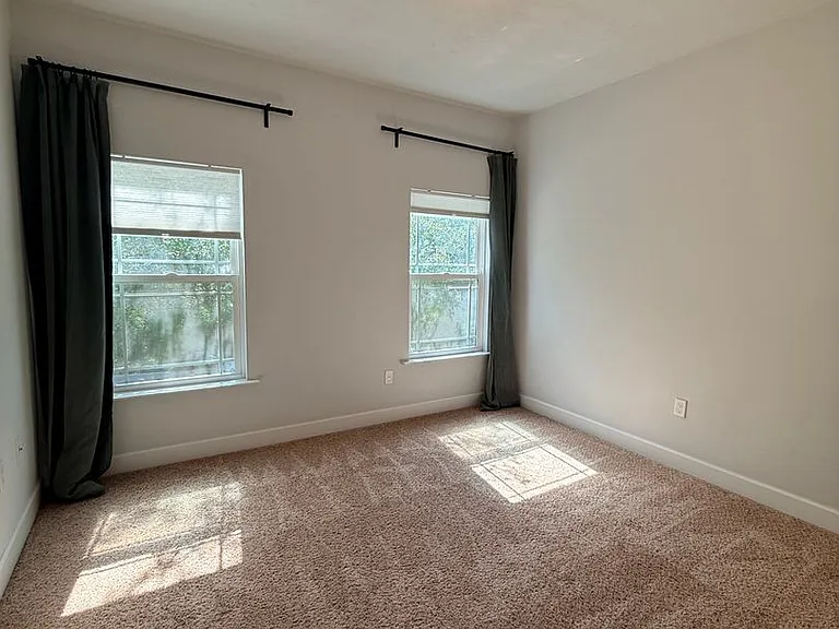 5156 NW 21st Dr — Photo 35