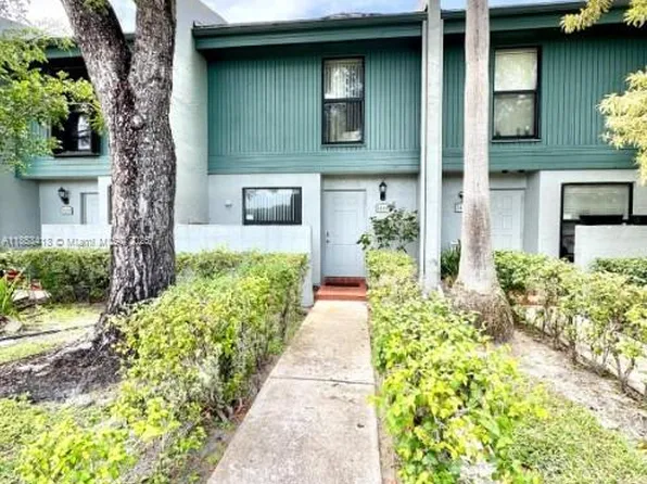 1444 NW 97th Ave #267, Pembroke Pines, FL 33024