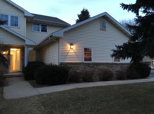 250 Harbour Town Dr, Madison, WI 53717