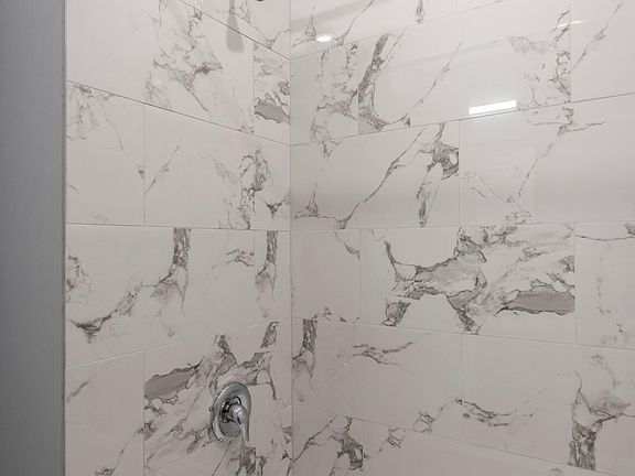 5th image of 2411 W Thompson St Floor 1