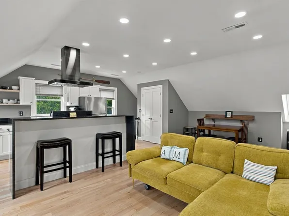 341 High St #3, Newburyport, MA 01950