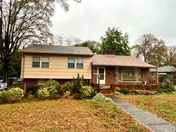 1621 Belmar Dr, Gastonia, NC 28052