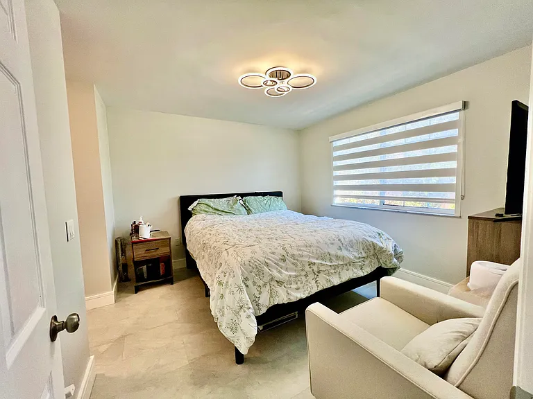 2033 SE 10th Ave #620 — Photo 8
