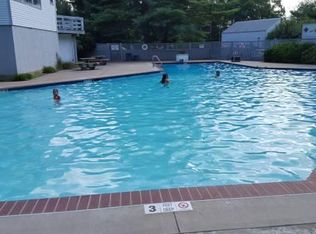 8 Talcott Forest Rd APT E, Farmington, CT 06032