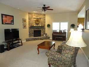5th image of 330 River Oaks Dr
