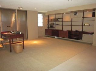 795 Hill Rd, Philadelphia, PA 19128