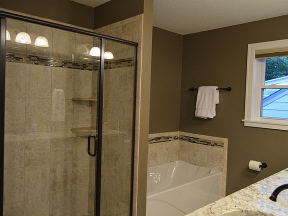 Master Bath Shower and Tub