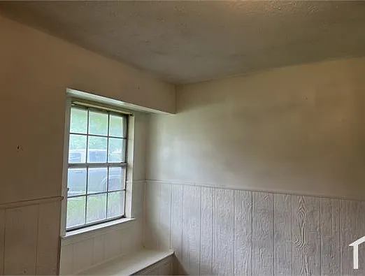 1538 Midway St — Photo 9