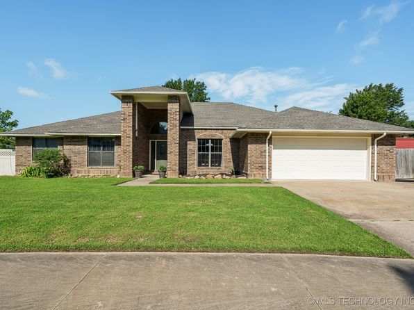 1728 Marietta St, Pryor, OK 74361
