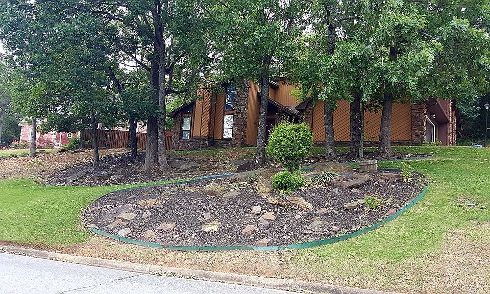 1st image of 2916 Glen Flora Way