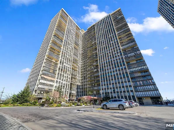 300 Winston Dr APT 609, Cliffside Park, NJ 07010