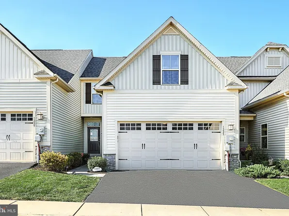 1225 Fieldbrook Cir #5, York, PA 17403