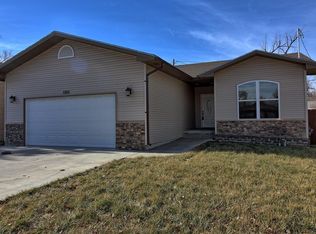 1005 N 3rd St, Garden City, KS 67846